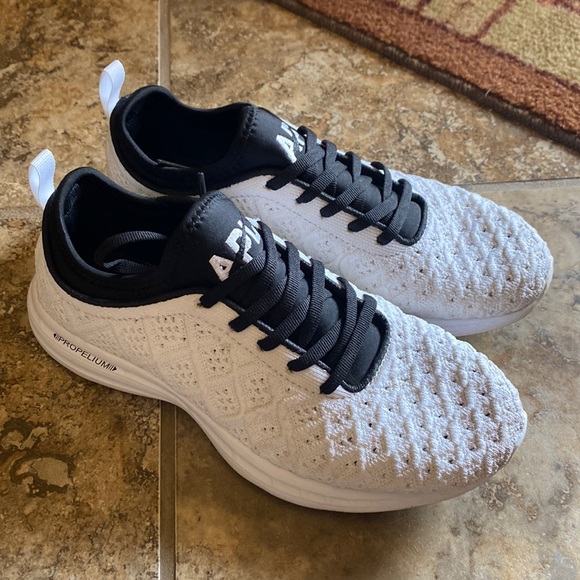 APL Shoes - GUC APL shoes size 8